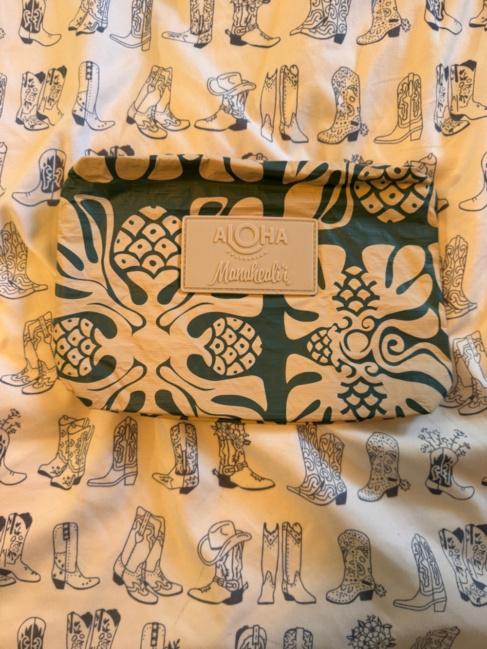 Manu x aloha collection pouch